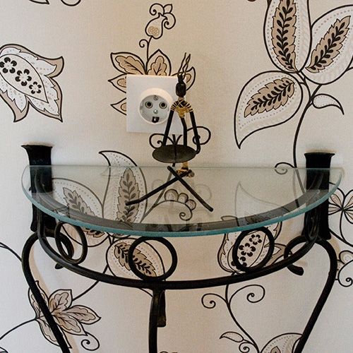 gallery item