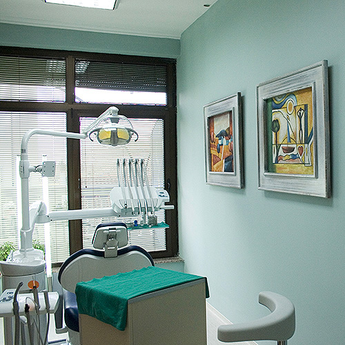 gallery item
