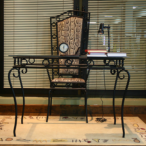 gallery item
